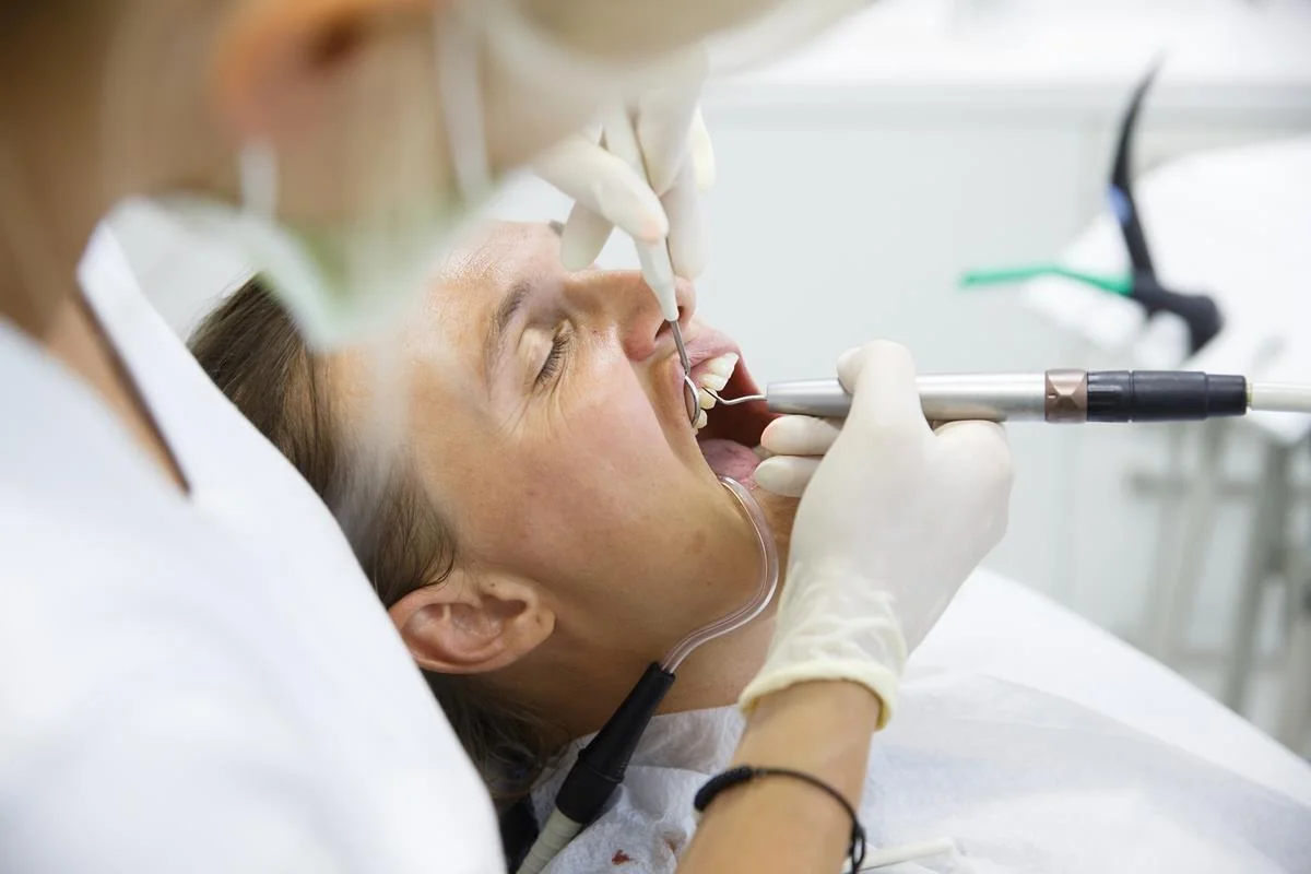 Bone preservation with dental implants
